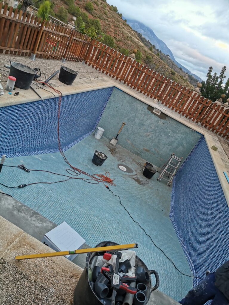 Swimming pool renovation, Tolox